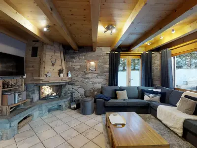 Chalet à Le Grand Bornand, Chalet spacieux pour 11 pers., proche pistes de ski, jardin, BBQ, équipements enfants - Le Grand-Bornand - L834575