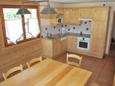 Appartamento a Le Grand Bornand, Appartement cosy 7 pers avec piscine, près des pistes et du centre, Le Grand-Bornand Village - L965543