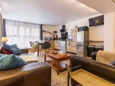 Gîte in Saint Nazaire,Maison de ville à St Nazaire, près du front de mer, climatisée, 3 chambres avec sdb privatives, WiFi FR-1-306-1203 N°834596