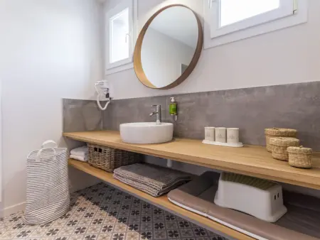 Gîte cosy bord de mer avec spa à 5 min de la plage et commerces, 2 terrasses, idéal famille et bébé - Photo 6