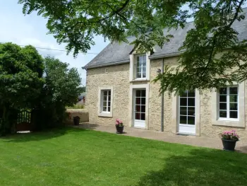 Gîte in Saint Rémy de Sillé,Maison de charme en pierres, 5 chambres, jardin clos, terrasse, calme, ping-pong, proche loisirs. FR-1-410-150 N°834707