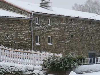 Gite à La Besseyre Saint Mary,Gîte 10 pers avec 4 chambres et 3 salles d'eau, animaux admis FR-1-582-94 N°834731