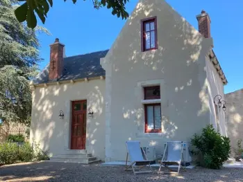 Gite à Ainay le Vieil,Gîte élégant avec jardin privé, climatisation et parking à Ainay-le-Vieil FR-1-586-7 N°834739