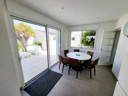 Maison Rénovée 5 Chambres, WiFi, Parking, à 800m du Marché et 1km Plage - Photo 7