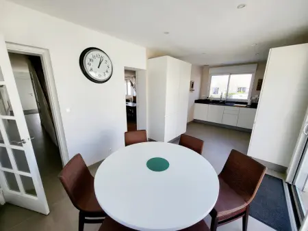 Maison Rénovée 5 Chambres, WiFi, Parking, à 800m du Marché et 1km Plage - Photo 8