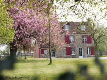 Gîte in Ménil Gondouin,Maison normande rénovée avec grand jardin, idéale pour famille, proche lac et randonnées FR-1-497-143 N°834761