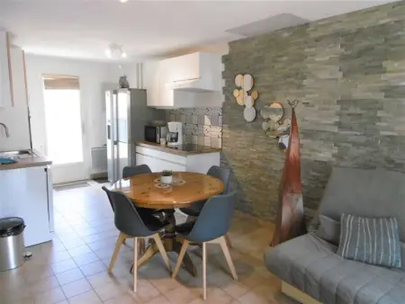 Maisonnette 2 pièces 34m² à 200m de la plage avec jardin clos, terrasse équipée et parking facile - Photo 1