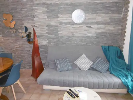 Maisonnette 2 pièces 34m² à 200m de la plage avec jardin clos, terrasse équipée et parking facile - Photo 3