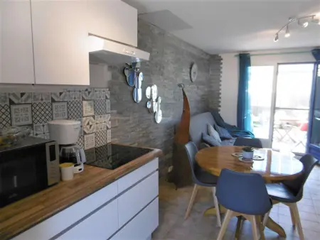 Maisonnette 2 pièces 34m² à 200m de la plage avec jardin clos, terrasse équipée et parking facile - Photo 6