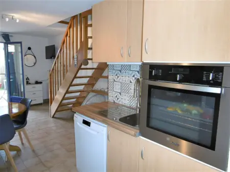 Maisonnette 2 pièces 34m² à 200m de la plage avec jardin clos, terrasse équipée et parking facile - Photo 7