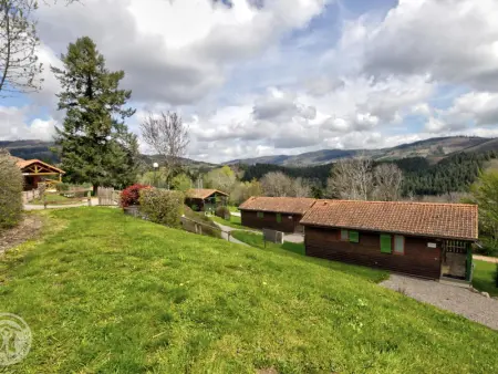 Chalet charmant avec terrasse et animaux admis, Gite 4 personnes à Les Noes - Photo 13