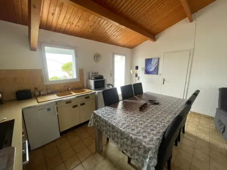 Charmant pavillon avec jardin clos, terrasse, et tout confort, à 950m de la plage des Sables-d'Olonne - Photo 3