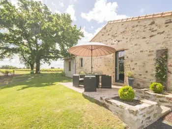 Gîte in Château Thébaud,Gîte de charme avec piscine chauffée et WiFi - 2 chambres FR-1-306-803 N°834876