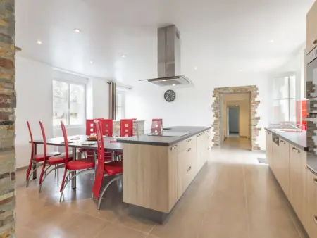 Gîte rénové près de la mer avec jardin clos, cheminée, Wifi et équipements bébé inclus. - Photo 2