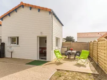 Gîte in La Plaine sur Mer,Maison mitoyenne cosy à 200m de la mer avec terrasse, wifi et équipements bébé FR-1-306-1062 N°834985