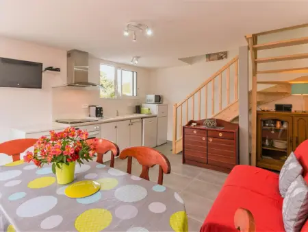 Maison mitoyenne cosy à 200m de la mer avec terrasse, wifi et équipements bébé - Photo 2