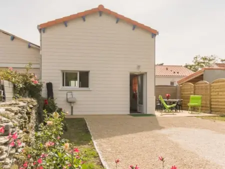 Maison mitoyenne cosy à 200m de la mer avec terrasse, wifi et équipements bébé - Photo 7