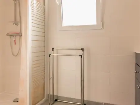 Maison mitoyenne cosy à 200m de la mer avec terrasse, wifi et équipements bébé - Photo 10