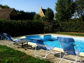 Sarthe, Gîte in Asnières sur Vègre, Petit Gîte Authentique en Bord de Rivière avec Piscine Chauffée, Jardin et Terrasse FR-1-410-148 N°835047