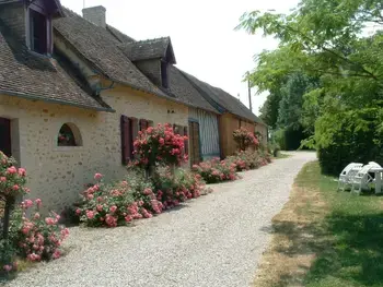 Casa rural en Saint Mars sous Ballon,Gîte rénové en campagne, 3 ch., terrain 5000m², proche randonnées et Le Mans ! FR-1-410-161 N°835054