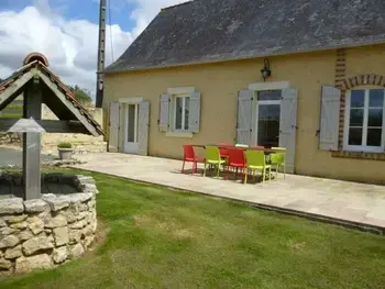 Gîte in Saint Christophe en Champagne,Gîte 8 pers. avec jardin et terrasses, 4 chambres, proche Le Mans et Sablé, idéal pour familles FR-1-410-192 N°835070