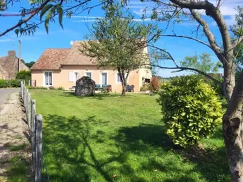 Gîte in Moncé en Belin,Gîte tout confort près du circuit des 24 Heures, cadre verdoyant, étang clos, 6 pers., lits faits FR-1-410-207 N°835081