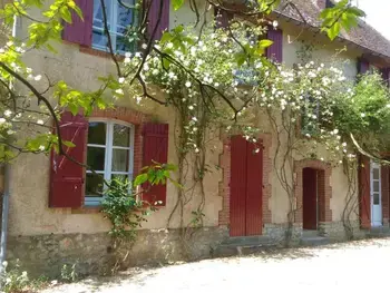 Gîte in Degré,Gîte confortable proche du Mans avec grand parc, 4 chambres, cheminée, et tous conforts inclus FR-1-410-320 N°835124