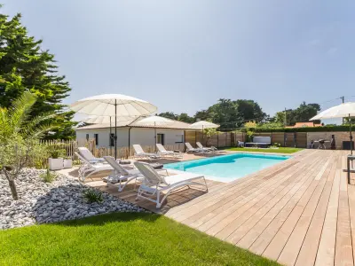 Gîte in Préfailles,Gîtes avec piscine chauffée, SPA, proche plage et commerces, jardin privatif et tout compris FR-1-306-1207 N°835139