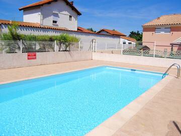 Dans résidence avec piscine proche de la plage, Maison 5 personnes à Marseillan Plage FR-1-387-103