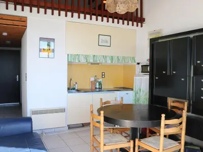 Appartement à Biscarrosse Plage, Biscarrosse Plage - Duplex T2 Centre-Ville - Parking - Balcon - Proche Plage - Ménage Inclus - L950533