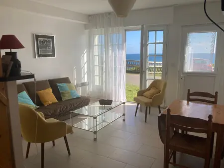 Appartement à Le Palais, Studio rénové avec parking, wifi, proche plage et centre - L887972