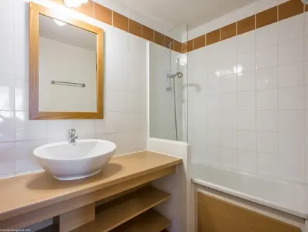 Appartement cosy 43m² avec balcon sud, parking couvert, proche commerces, animaux acceptés. - Photo 6