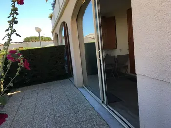 Appartement à Vaux sur Mer, Appartement T2 à Vaux-sur-Mer, terrasse, jardin, parking, accepte animaux, pour 3/4 personnes - L992925
