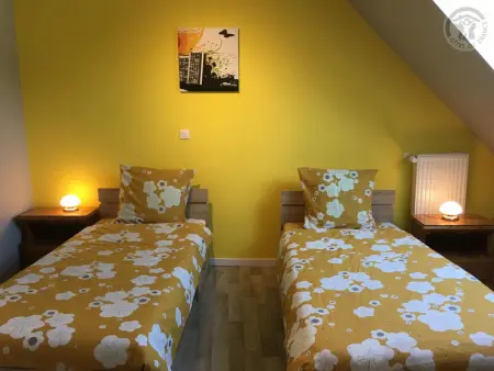 Maison spacieuse pour 8 pers avec jardin, terrasse, WIFI, proche commerces et attractions culturelles - Photo 2