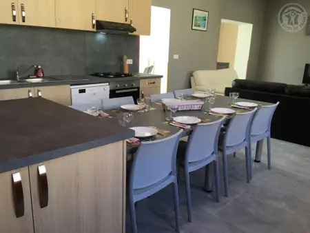 Maison spacieuse pour 8 pers avec jardin, terrasse, WIFI, proche commerces et attractions culturelles - Photo 6