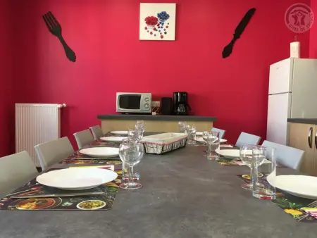 Maison spacieuse pour 8 pers avec jardin, terrasse, WIFI, proche commerces et attractions culturelles - Photo 9