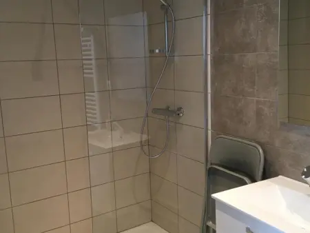 Maison spacieuse pour 8 pers avec jardin, terrasse, WIFI, proche commerces et attractions culturelles - Photo 11