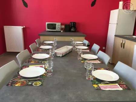 Maison spacieuse pour 8 pers avec jardin, terrasse, WIFI, proche commerces et attractions culturelles - Photo 12