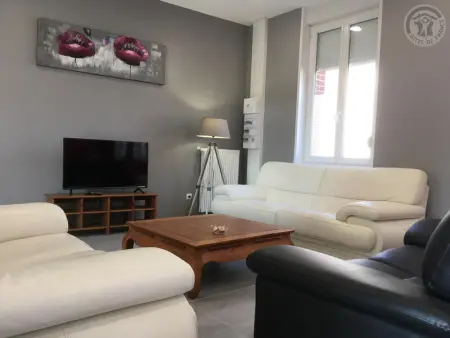 Maison spacieuse pour 8 pers avec jardin, terrasse, WIFI, proche commerces et attractions culturelles - Photo 16