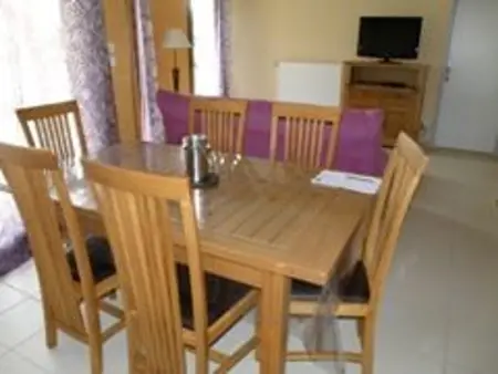 Gîte Confortable avec Terrasse et Jardin Clôturé - Photo 2