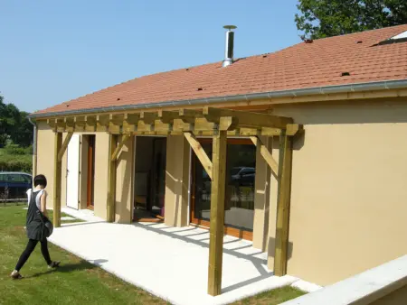 Gîte Confortable avec Terrasse et Jardin Clôturé - Photo 3