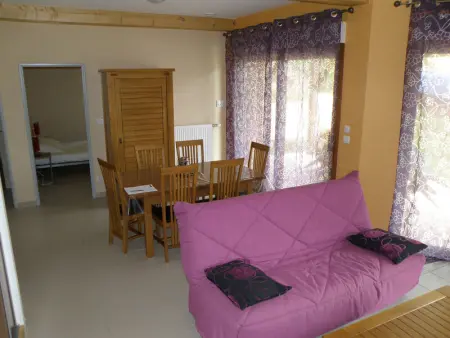 Gîte Confortable avec Terrasse et Jardin Clôturé - Photo 5