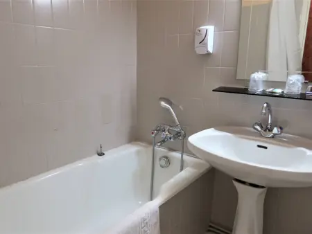 Bel appart 6 pers, WIFI, vue mer et port, Perros-Guirec - Photo 6