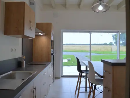 Gîte Moderne avec Piscine Couverte Partagée à Chalain-le-Comtal - Photo 7