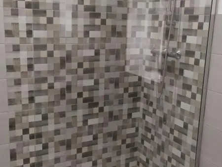 Gîte Moderne avec Piscine Couverte Partagée à Chalain-le-Comtal - Photo 10