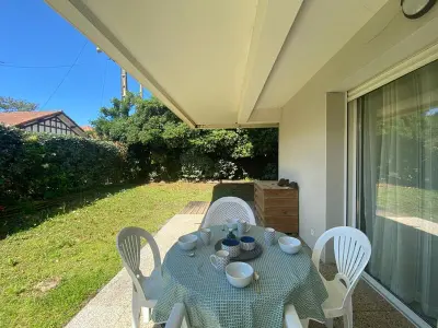 Appartement à Capbreton, Appartement cosy à Capbreton: Jardin, Terrasse, Parking, Wi-Fi, à 300m de la Plage - L888100
