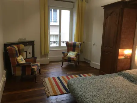 Appartement historique avec 4 chambres, parking, à proximité des attractions à Toul - Photo 5