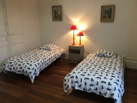 Appartement historique avec 4 chambres, parking, à proximité des attractions à Toul - Photo 12