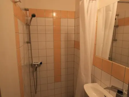 Appartement historique avec 4 chambres, parking, à proximité des attractions à Toul - Photo 17