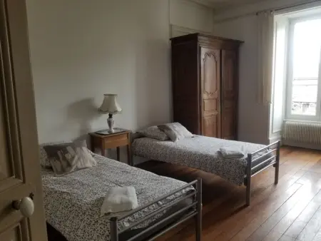 Appartement historique avec 4 chambres, parking, à proximité des attractions à Toul - Photo 21